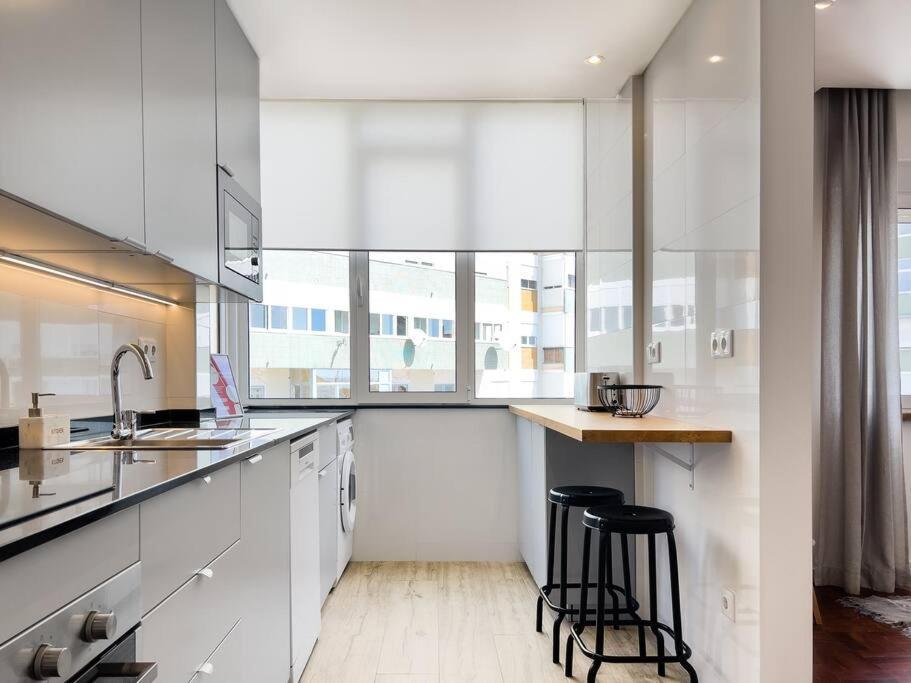 Olaias Lisbon 2 Bed Near Metro 2 Apartment Exterior photo