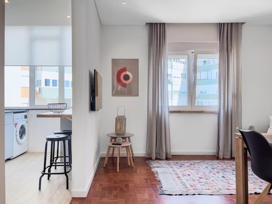 Olaias Lisbon 2 Bed Near Metro 2 Apartment Exterior photo